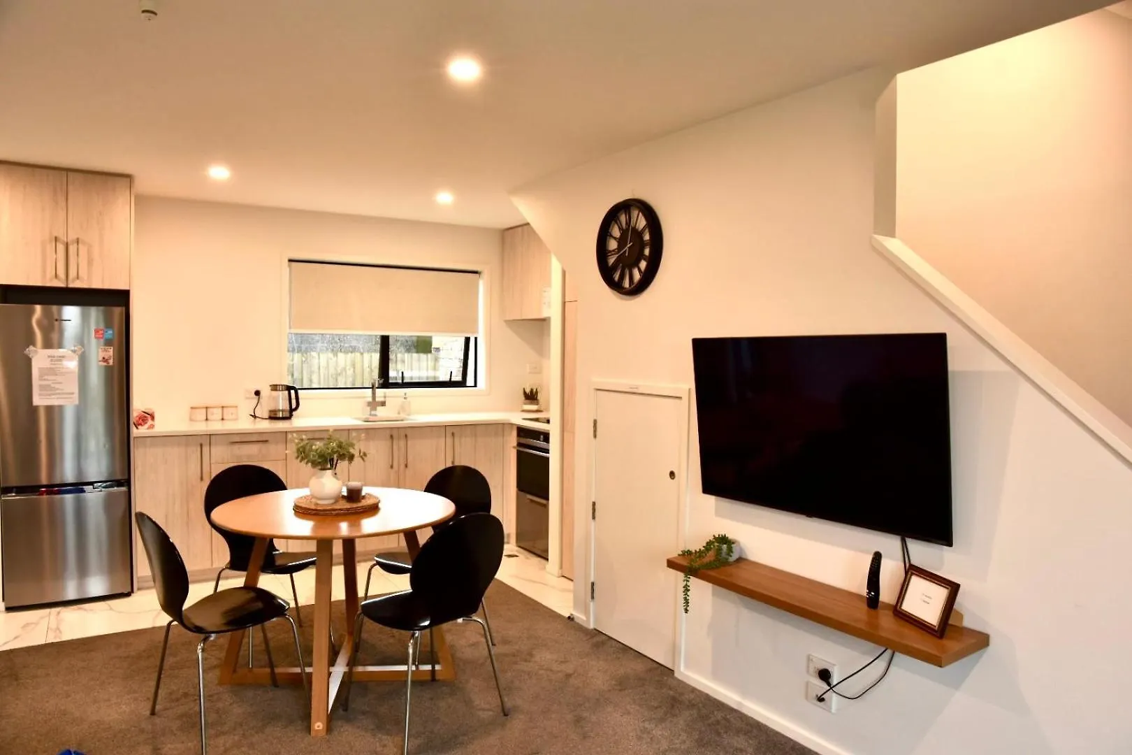 Close To Arena And One Kilometer From Railway Station Onsite Ev Car Park Christchurch Lejlighed
